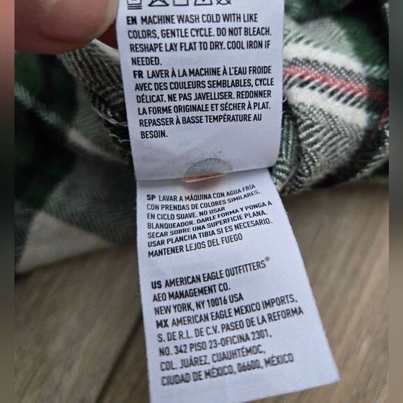 American Eagle Ahh-mazingly Soft plaid button up shirt xmas green white red xs - Picture 9 of 10